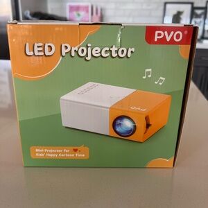 LED Projector (Bluetooth and wireless compatible)